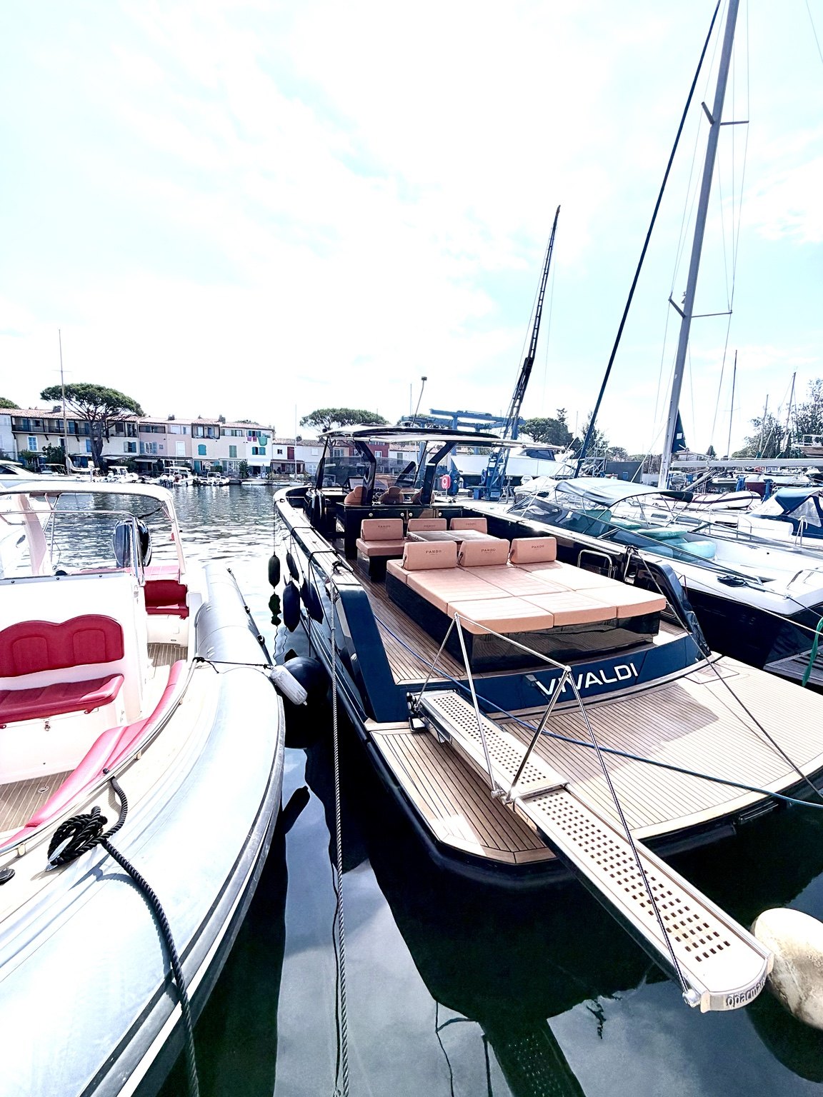 Vivaldi, Pardo 43 yacht