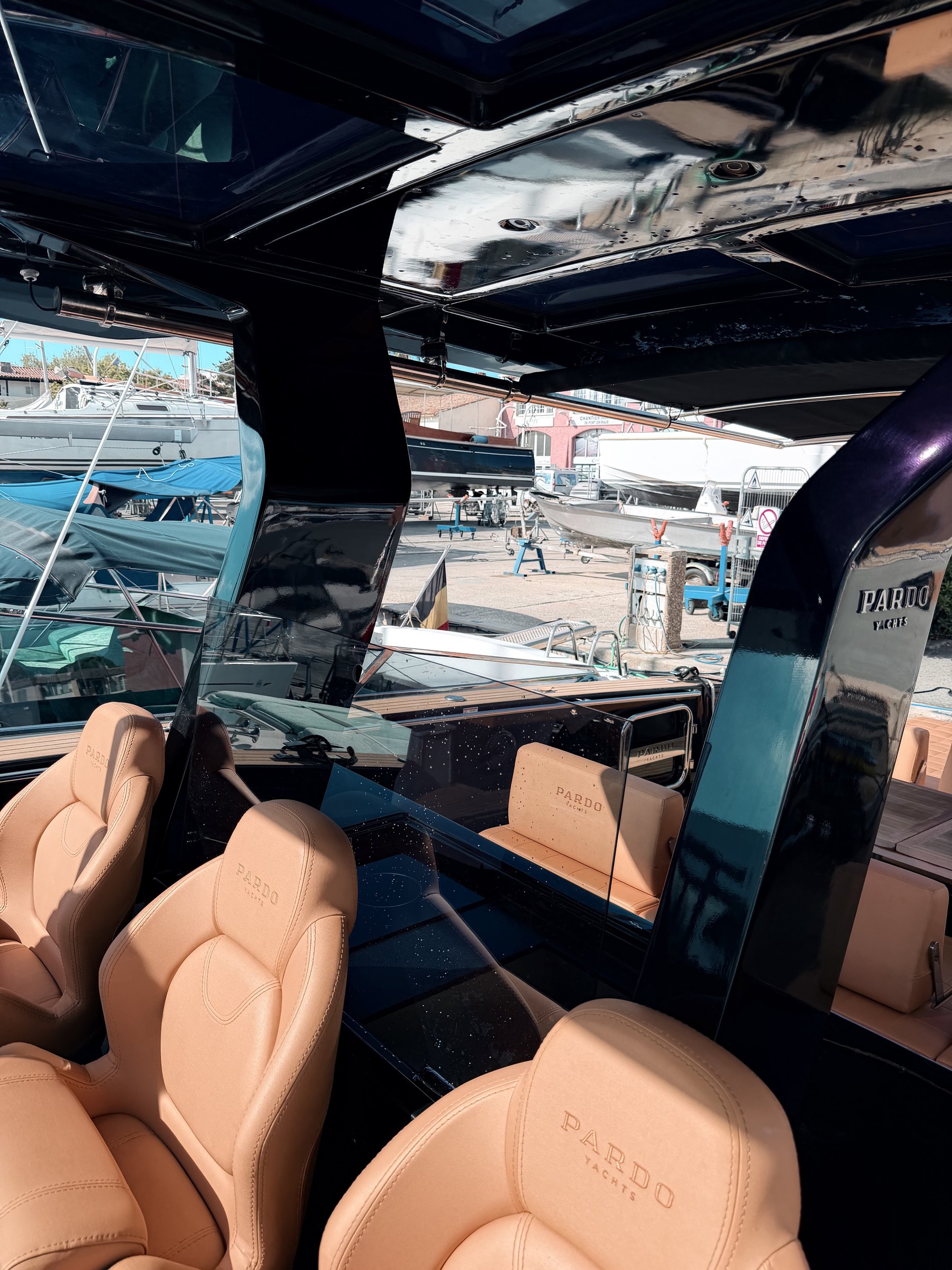 Pardo helm seats
